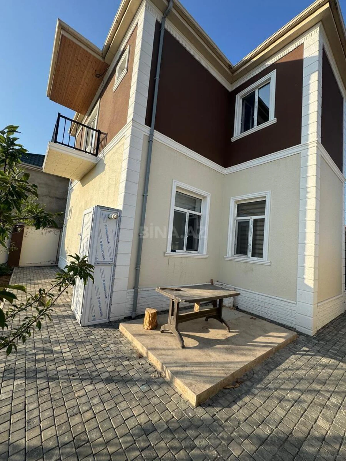 Satılır 5 otaqlı həyət evi 200 m²