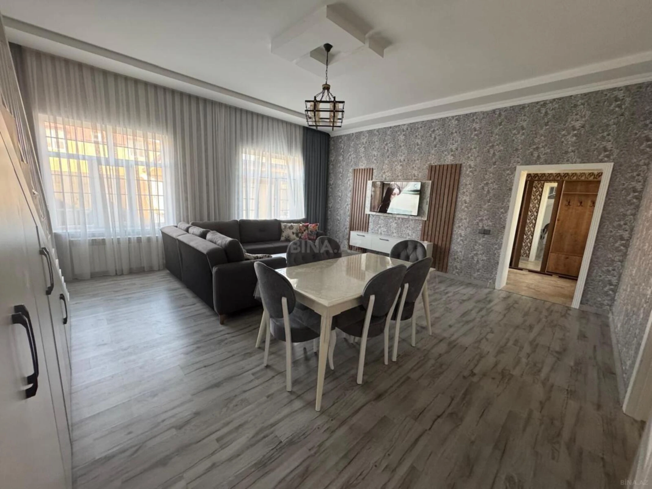 Satılır 5 otaqlı həyət evi 200 m²