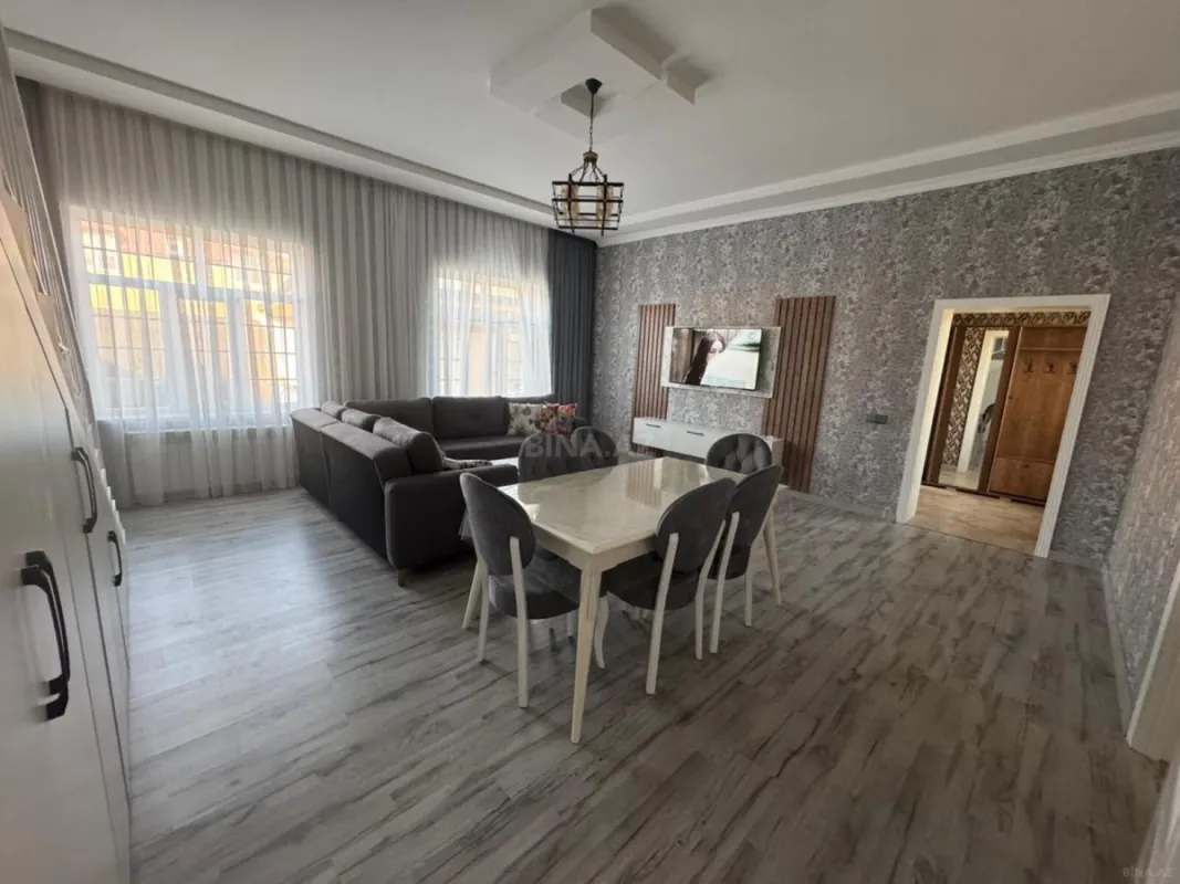 Satılır 5 otaqlı həyət evi 200 m²
