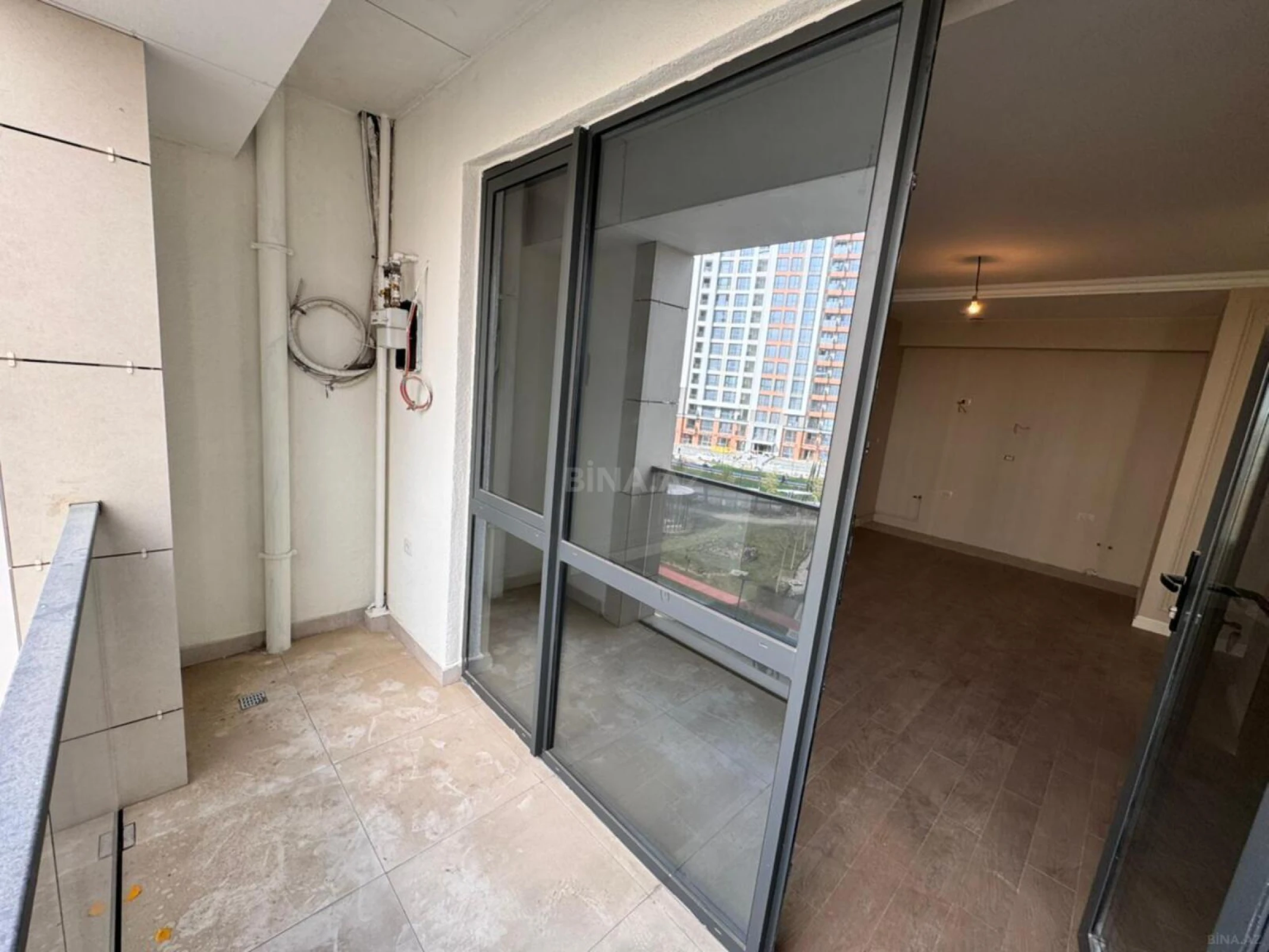 Satılır 2 otaqlı mənzil 58 m²