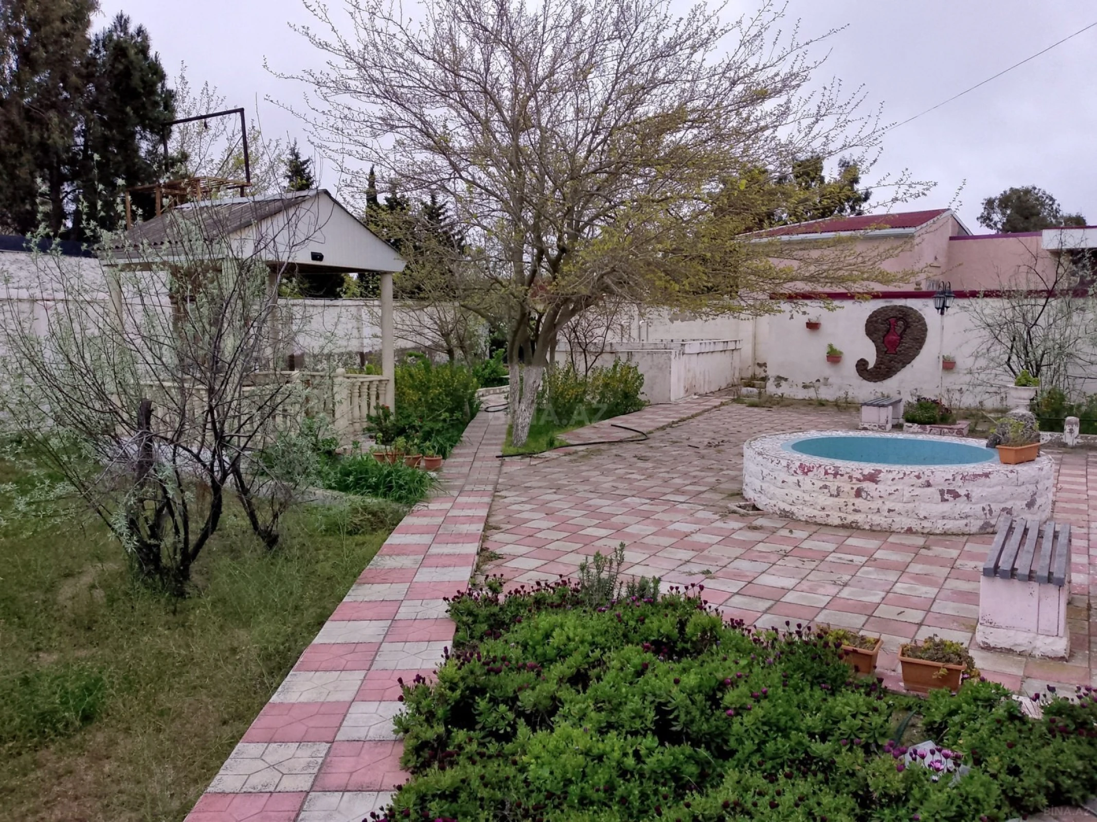 Satılır 4 otaqlı həyət evi 90 m²