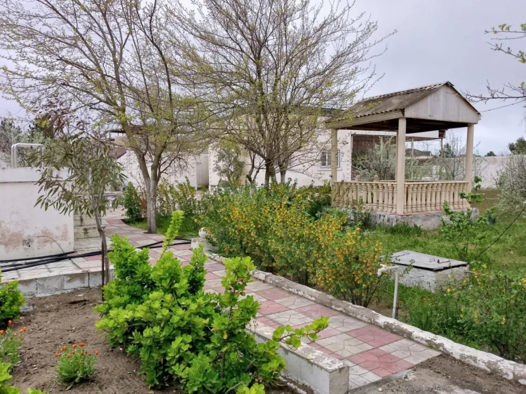 Satılır 4 otaqlı həyət evi 90 m²