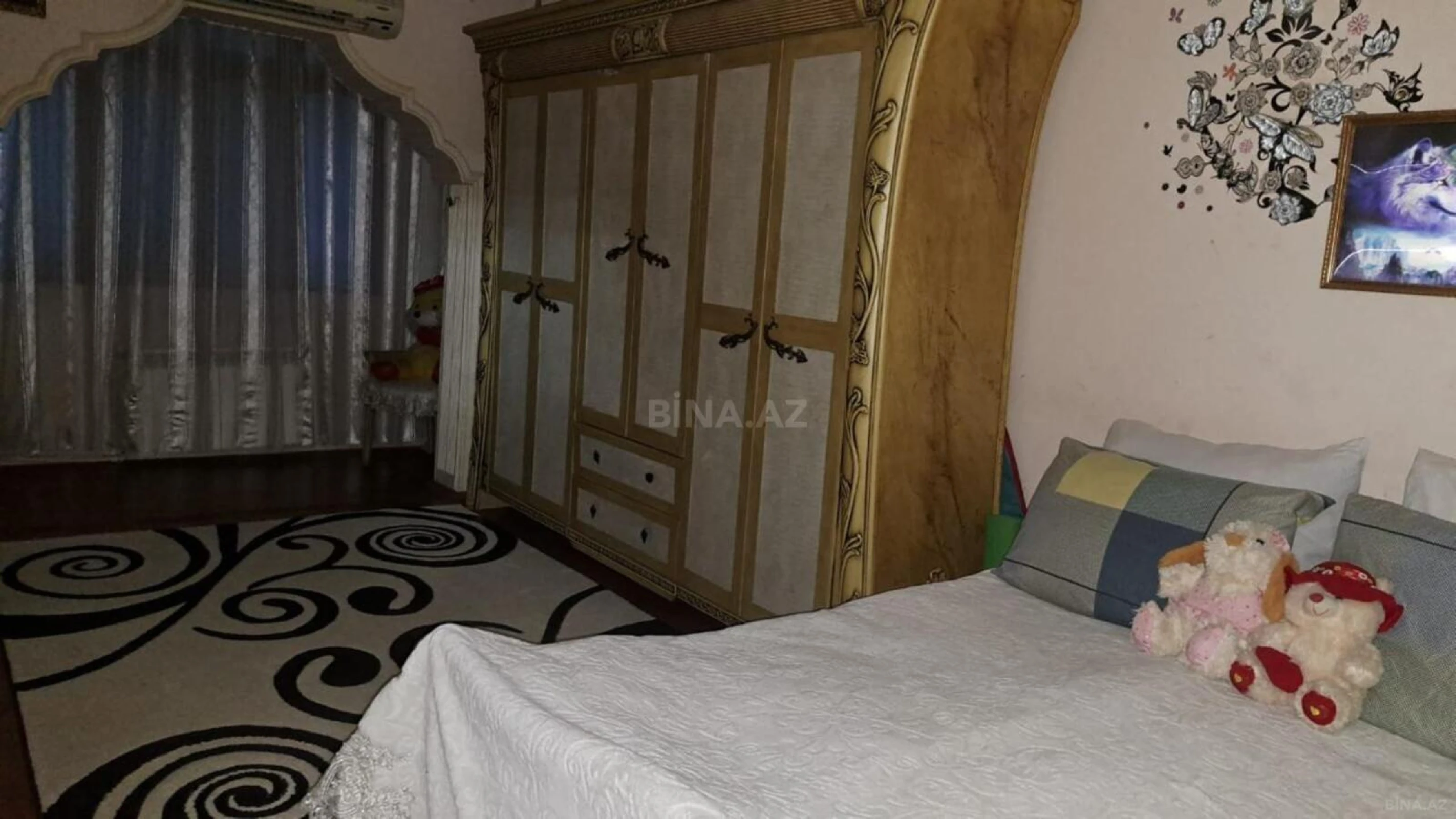 Satılır 4 otaqlı mənzil 110 m²