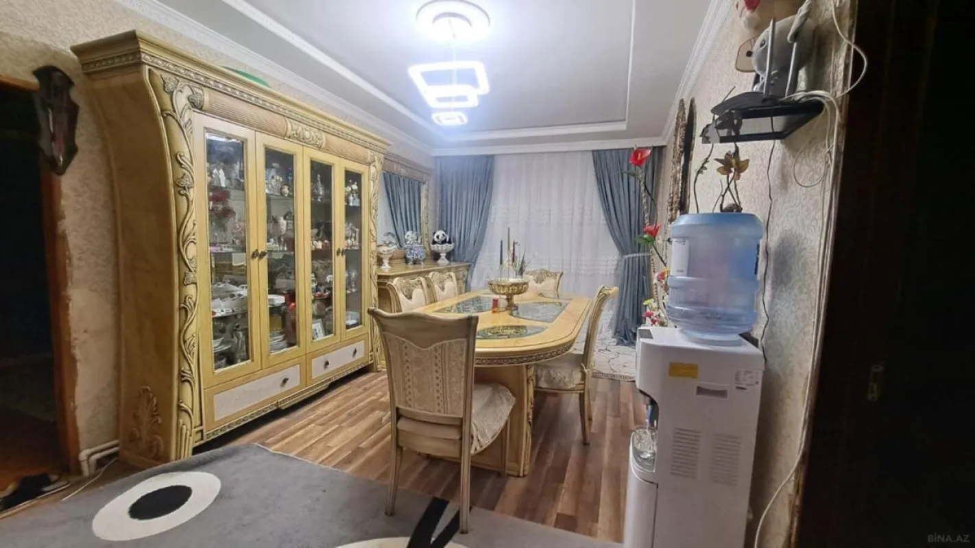 Satılır 4 otaqlı mənzil 110 m²