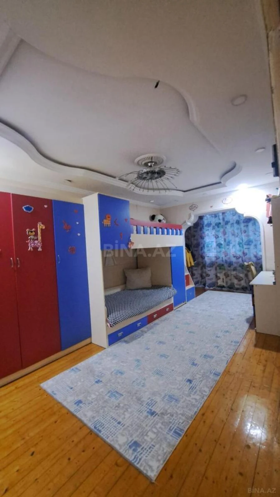 Satılır 4 otaqlı mənzil 110 m²