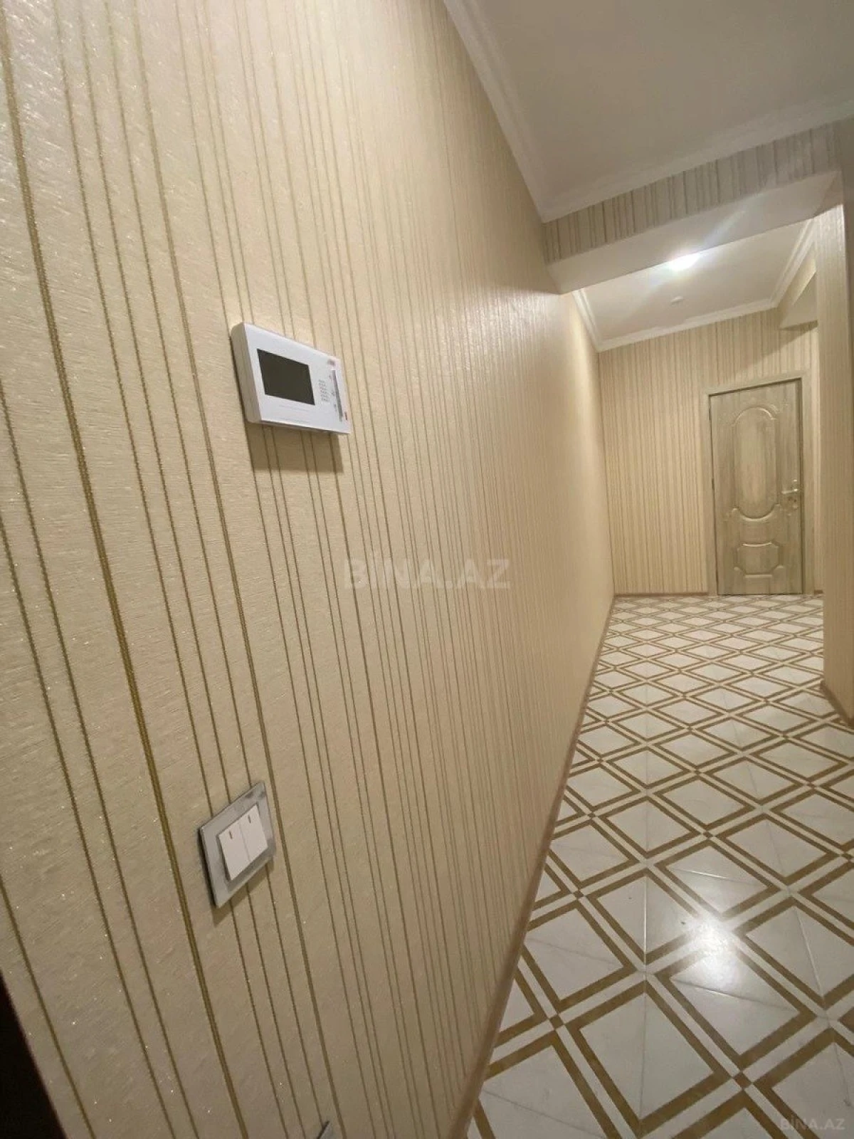 Kirayə verilir 2 otaqlı mənzil 98 m²