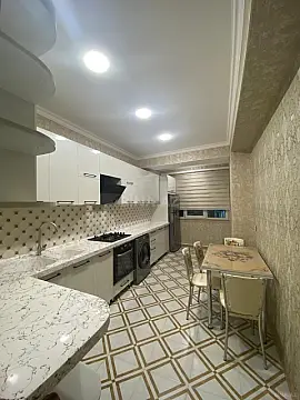 Kirayə verilir 2 otaqlı mənzil 98 m²