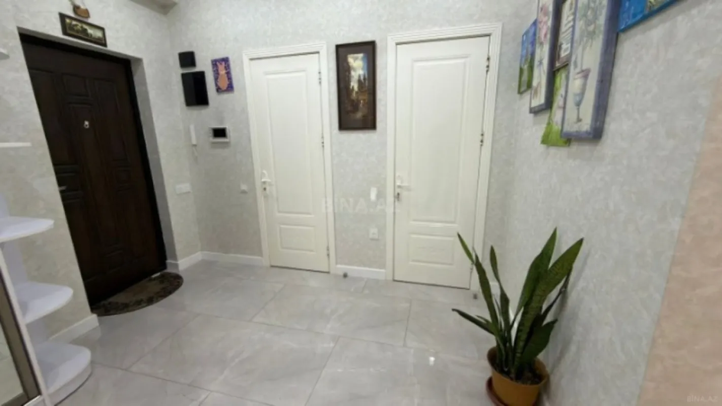 Satılır 2 otaqlı mənzil 80 m²