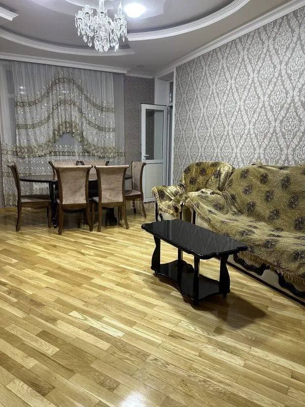 Kirayə verilir 2 otaqlı mənzil 88 m²