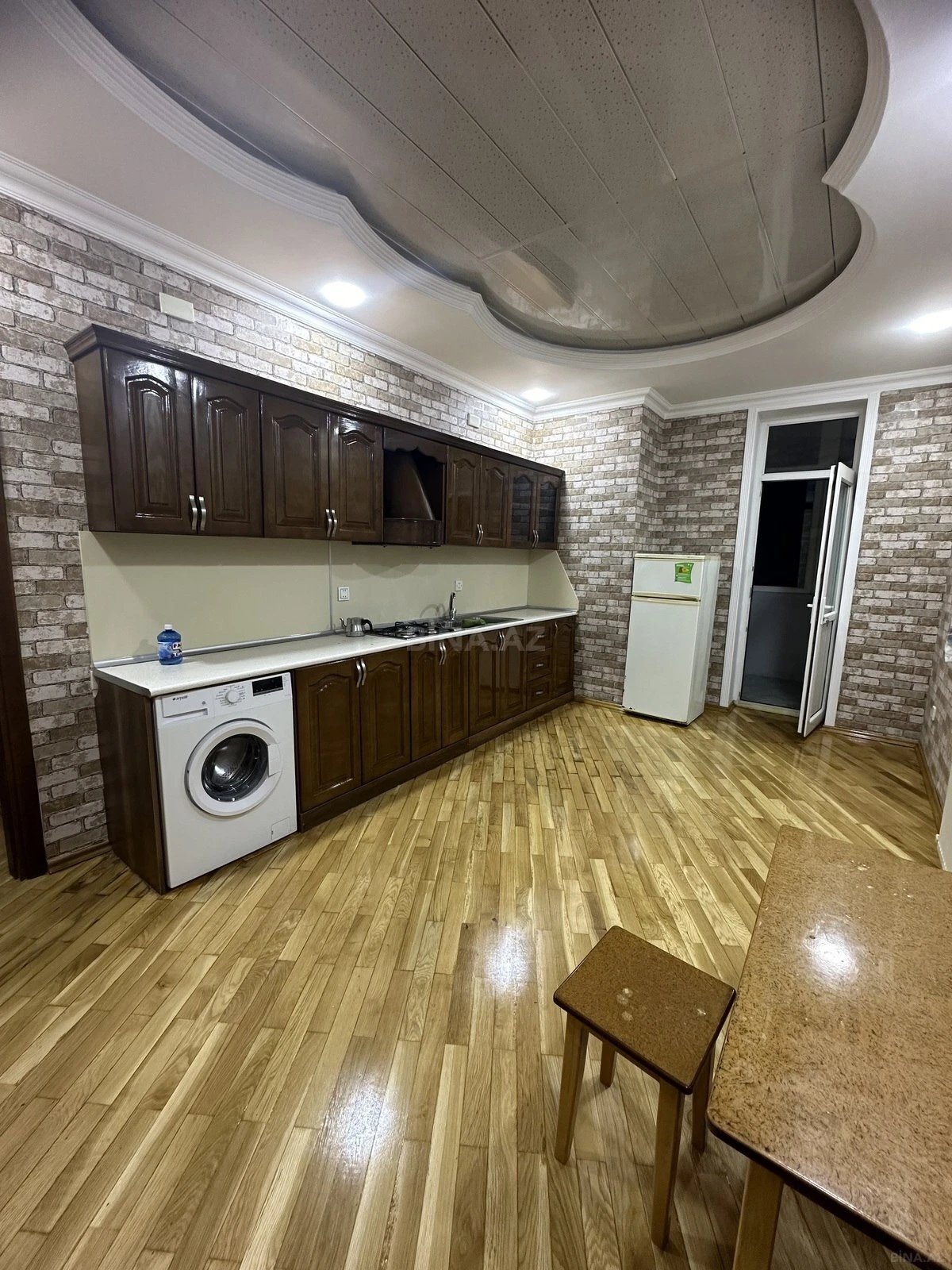 Kirayə verilir 2 otaqlı mənzil 88 m²
