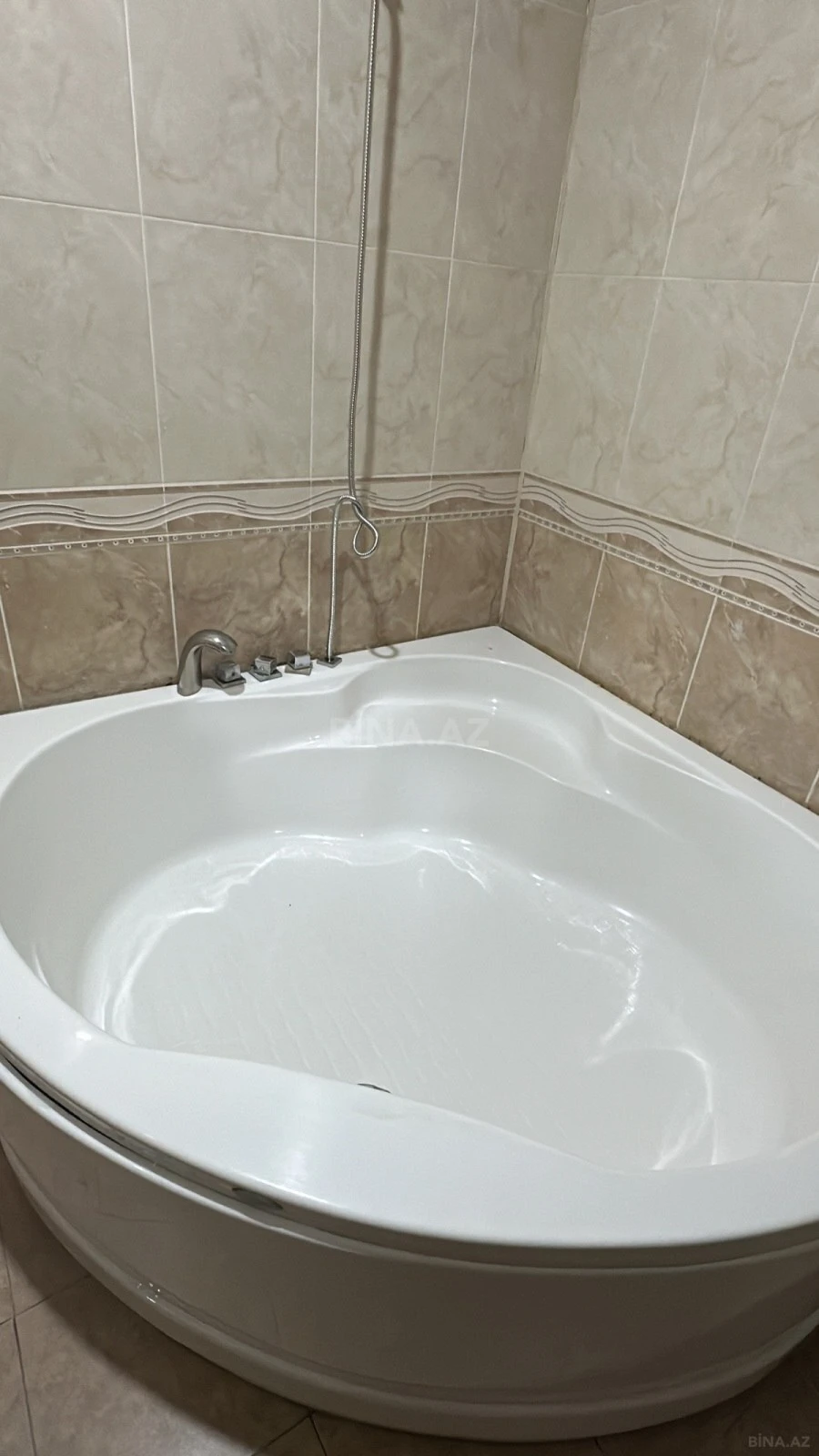 Kirayə verilir 2 otaqlı mənzil 88 m²