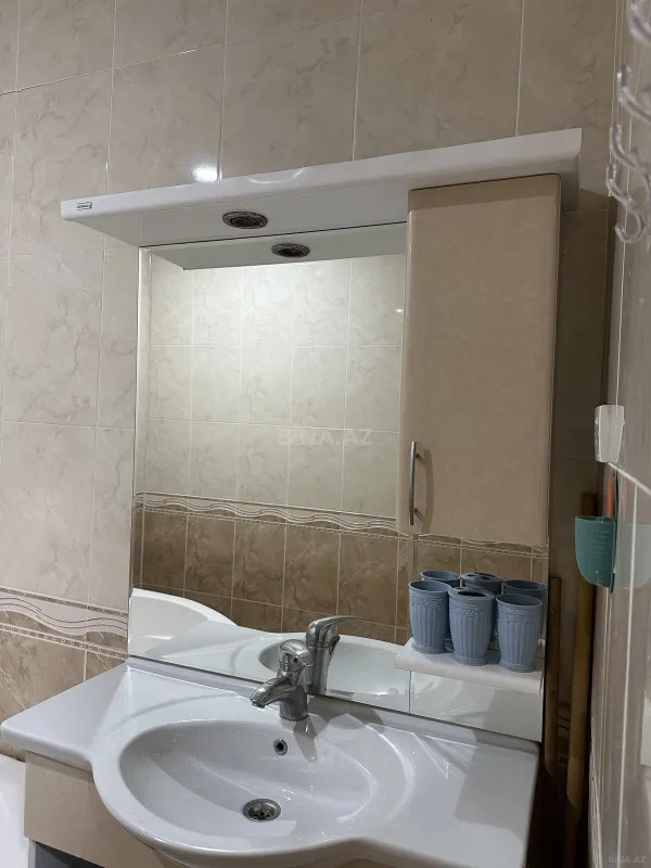 Kirayə verilir 2 otaqlı mənzil 88 m²