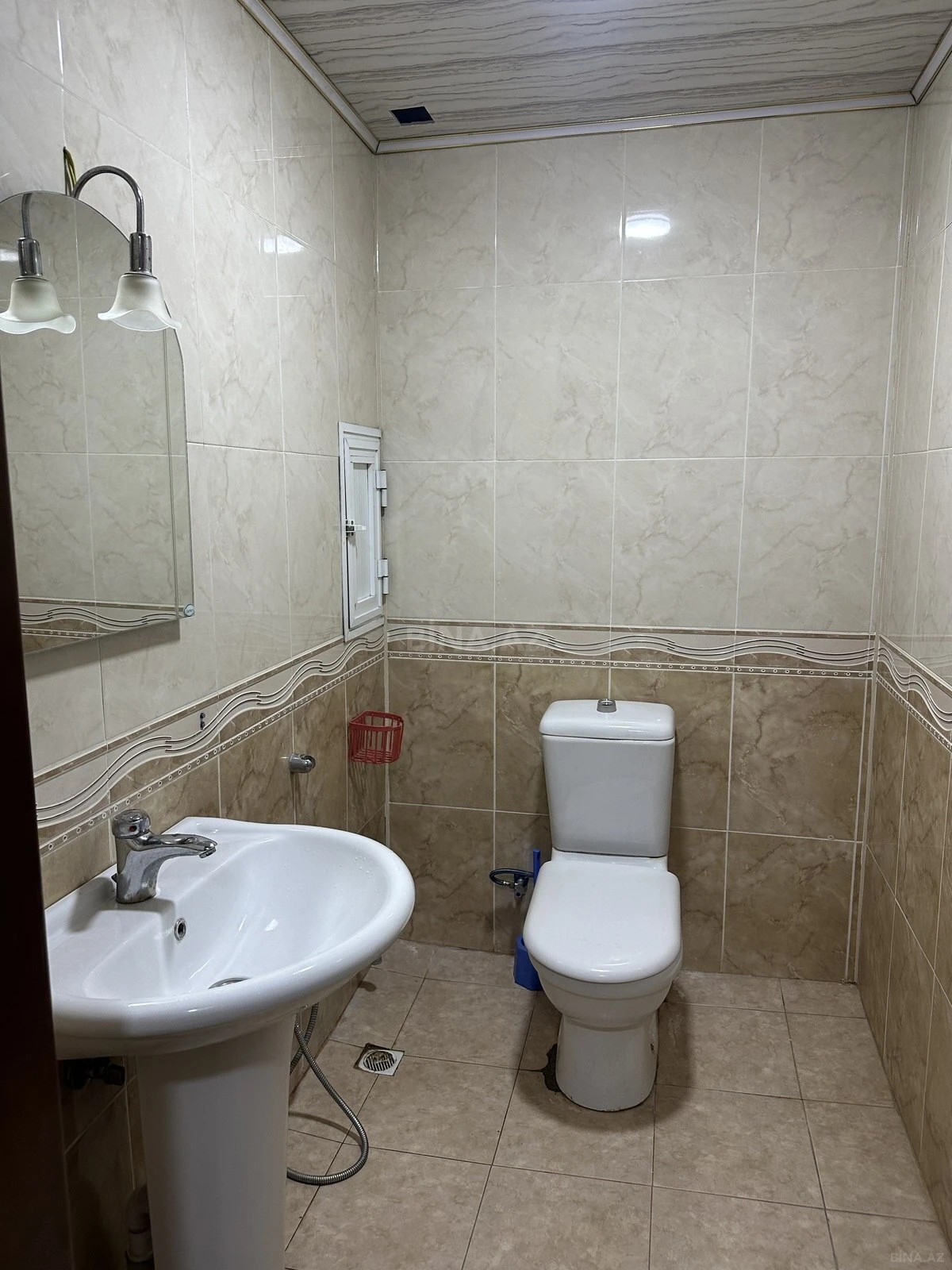 Kirayə verilir 2 otaqlı mənzil 88 m²