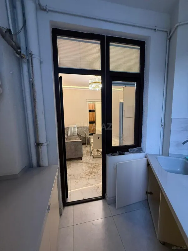 Kirayə verilir 2 otaqlı mənzil 100 m²