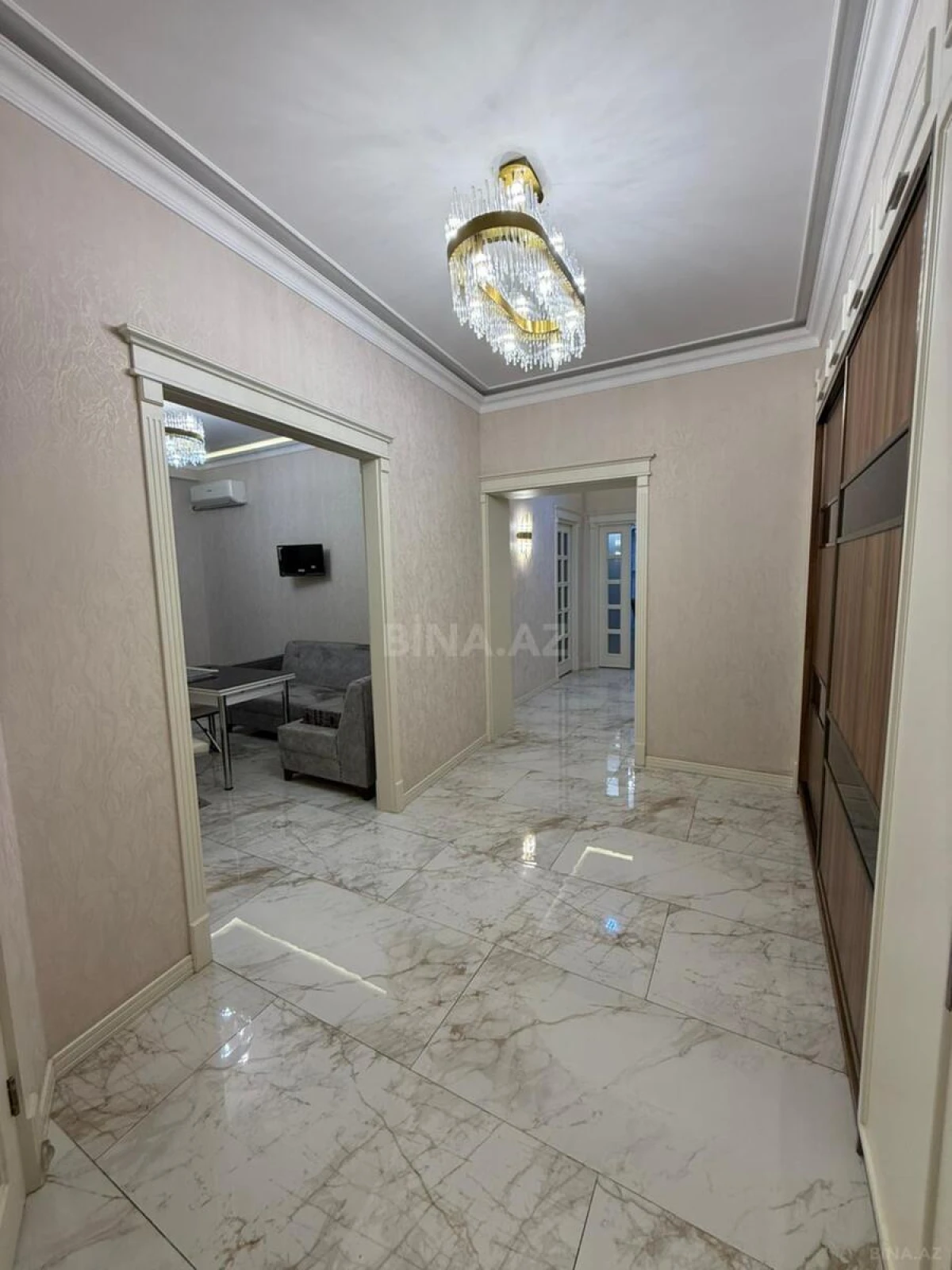 Kirayə verilir 2 otaqlı mənzil 100 m²