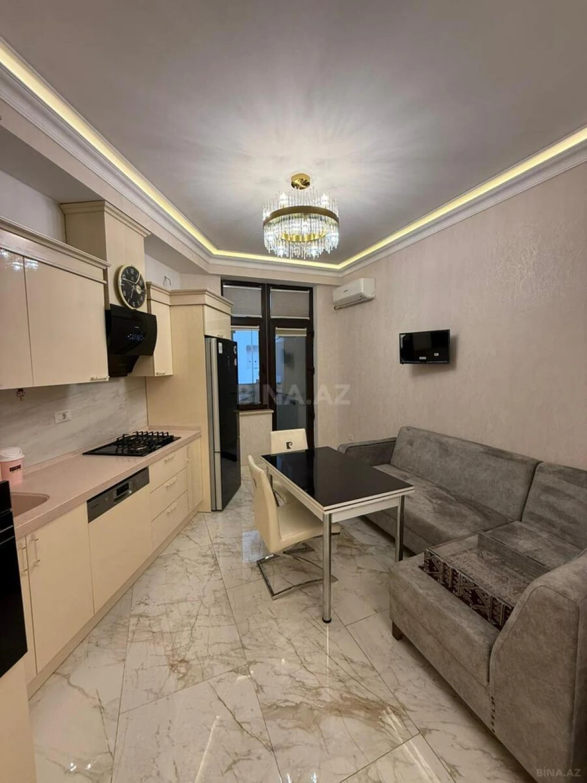 Kirayə verilir 2 otaqlı mənzil 100 m²