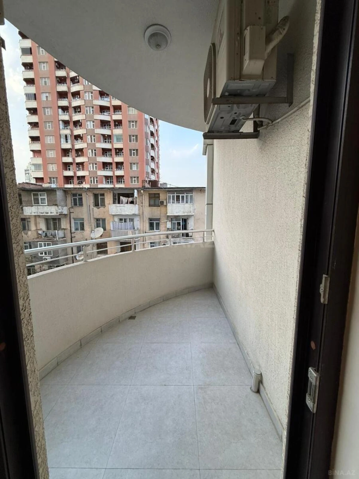 Kirayə verilir 2 otaqlı mənzil 100 m²
