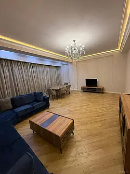 Kirayə verilir 2 otaqlı mənzil 100 m²