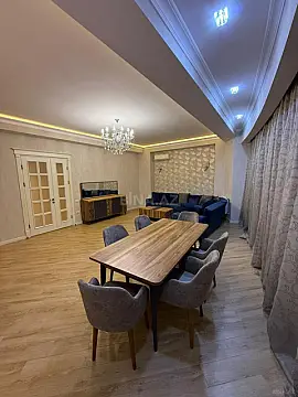 Kirayə verilir 2 otaqlı mənzil 100 m²