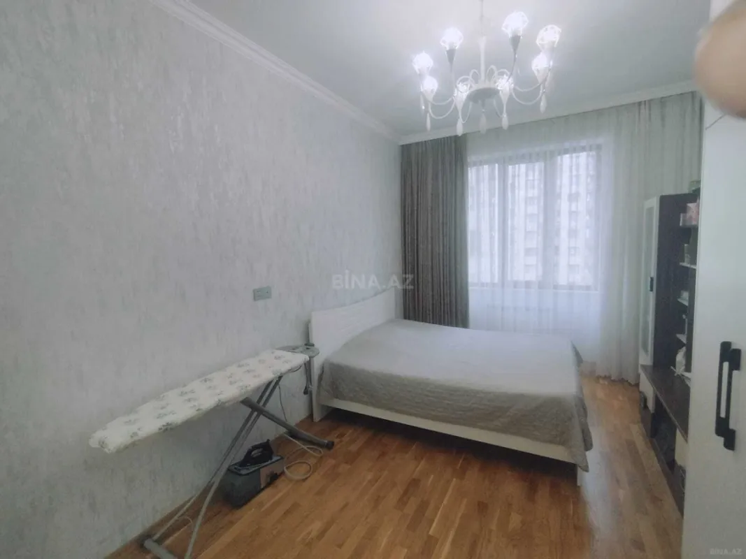 Satılır 3 otaqlı mənzil 105 m²