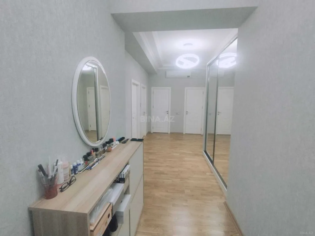 Satılır 3 otaqlı mənzil 105 m²