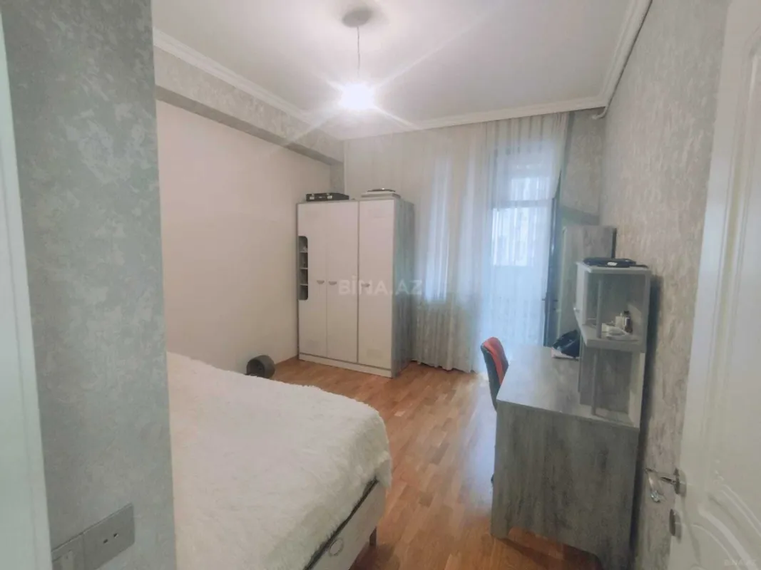 Satılır 3 otaqlı mənzil 105 m²