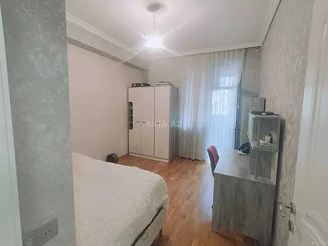 Satılır 3 otaqlı mənzil 105 m²