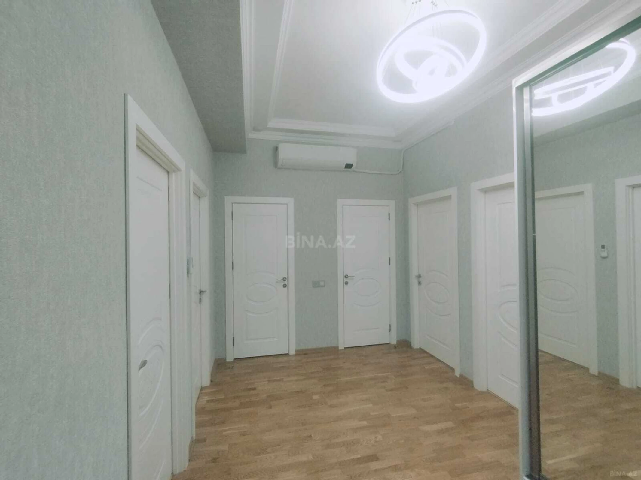 Satılır 3 otaqlı mənzil 105 m²