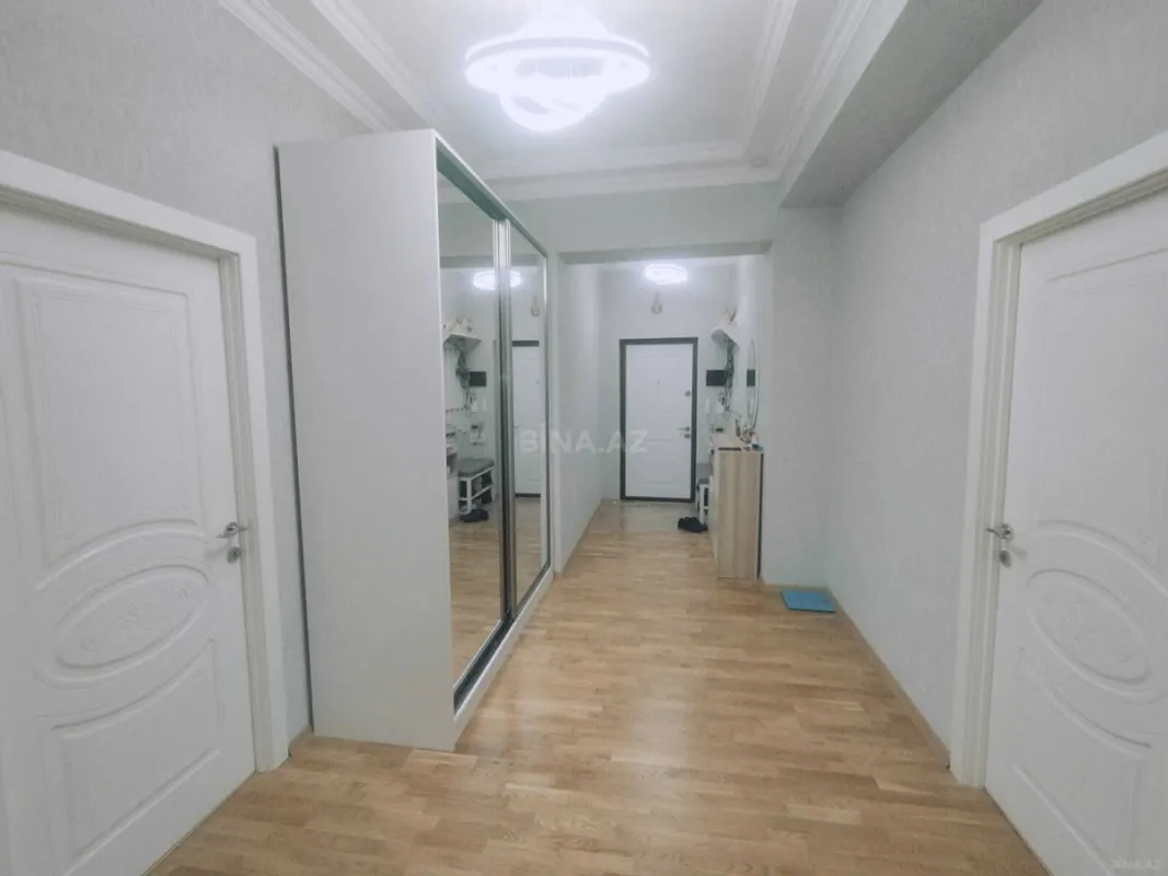 Satılır 3 otaqlı mənzil 105 m²