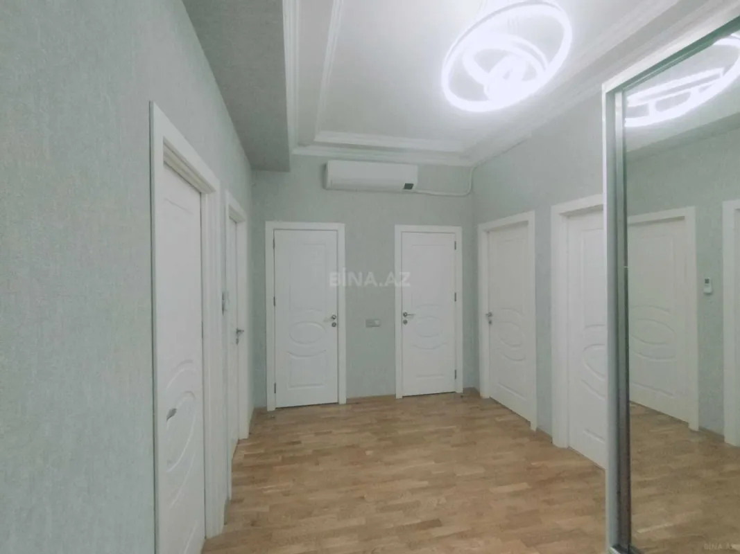 Satılır 3 otaqlı mənzil 105 m²
