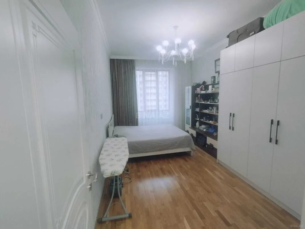 Satılır 3 otaqlı mənzil 105 m²