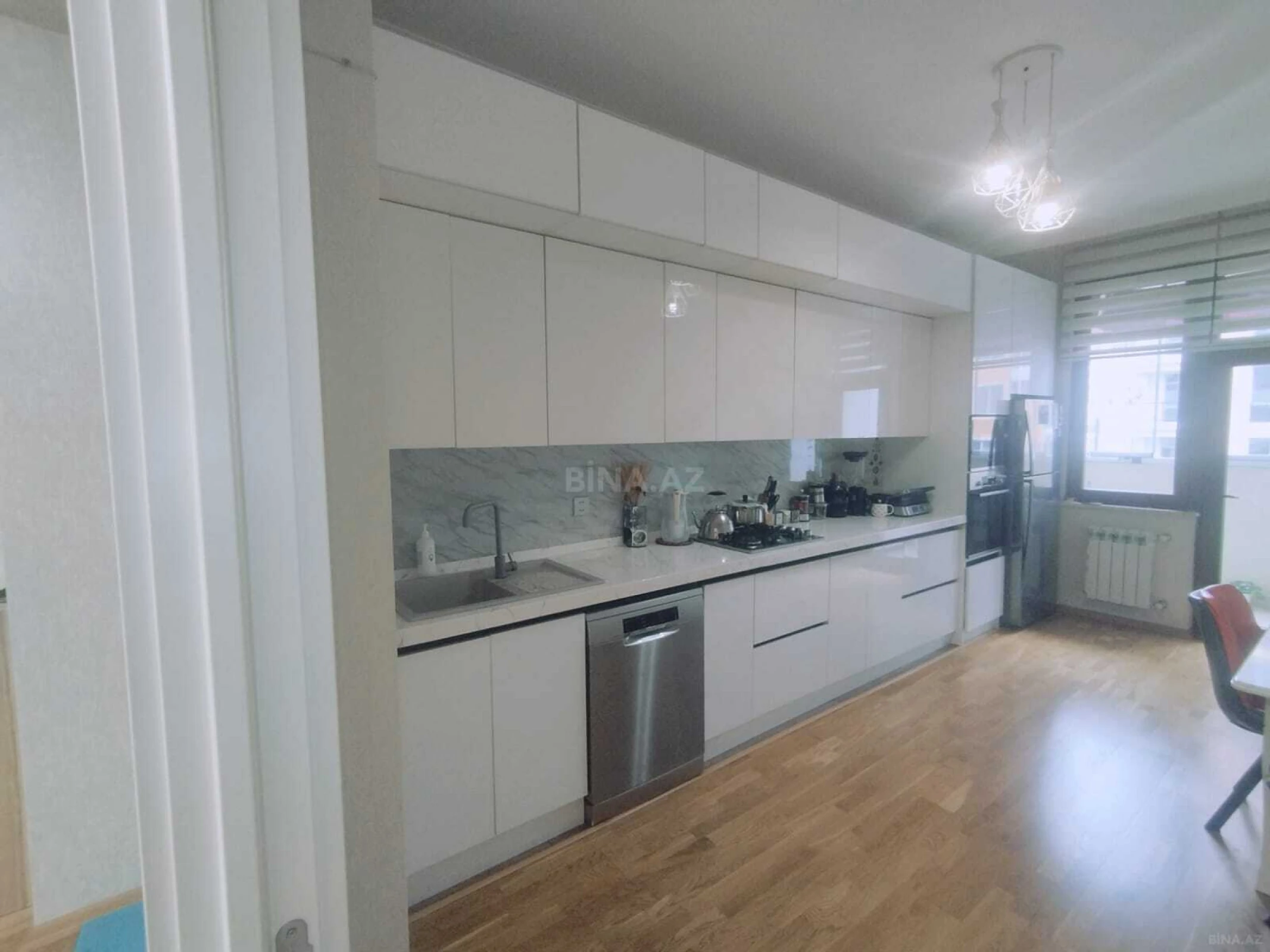 Satılır 3 otaqlı mənzil 105 m²