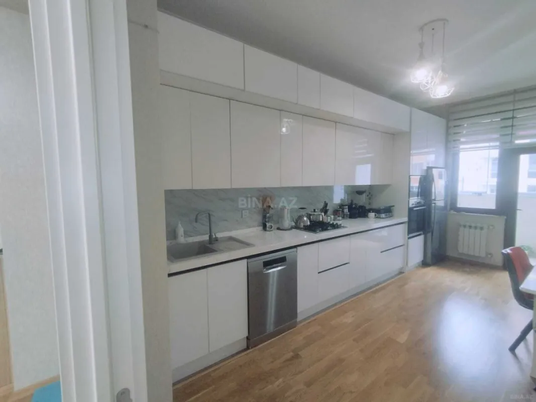 Satılır 3 otaqlı mənzil 105 m²
