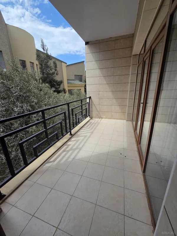 Kirayə verilir 3 otaqlı mənzil 160 m²