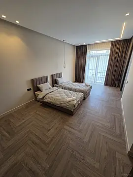 Kirayə verilir 3 otaqlı mənzil 160 m²