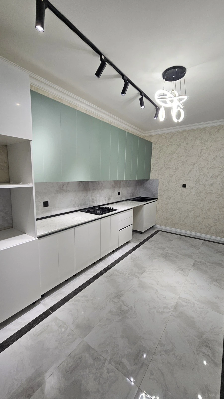 Satılır 3 otaqlı mənzil 110 m²