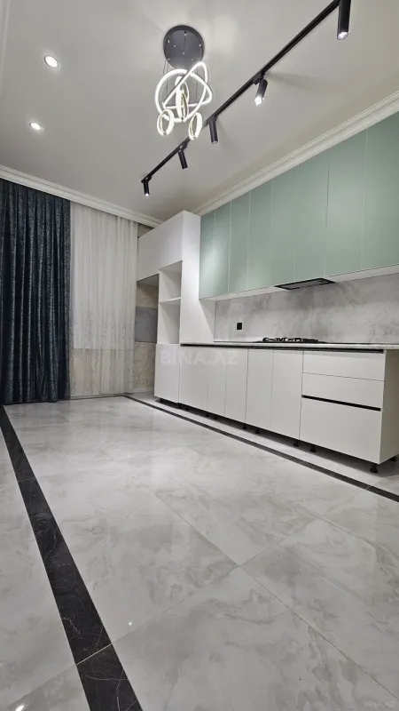 Satılır 3 otaqlı mənzil 110 m²