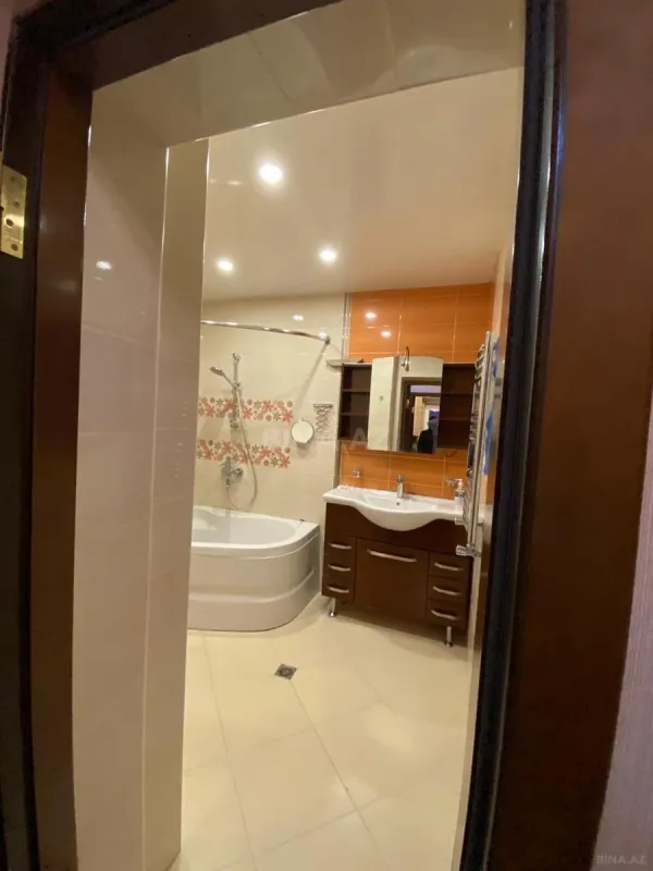 Kirayə verilir 2 otaqlı mənzil 100 m²