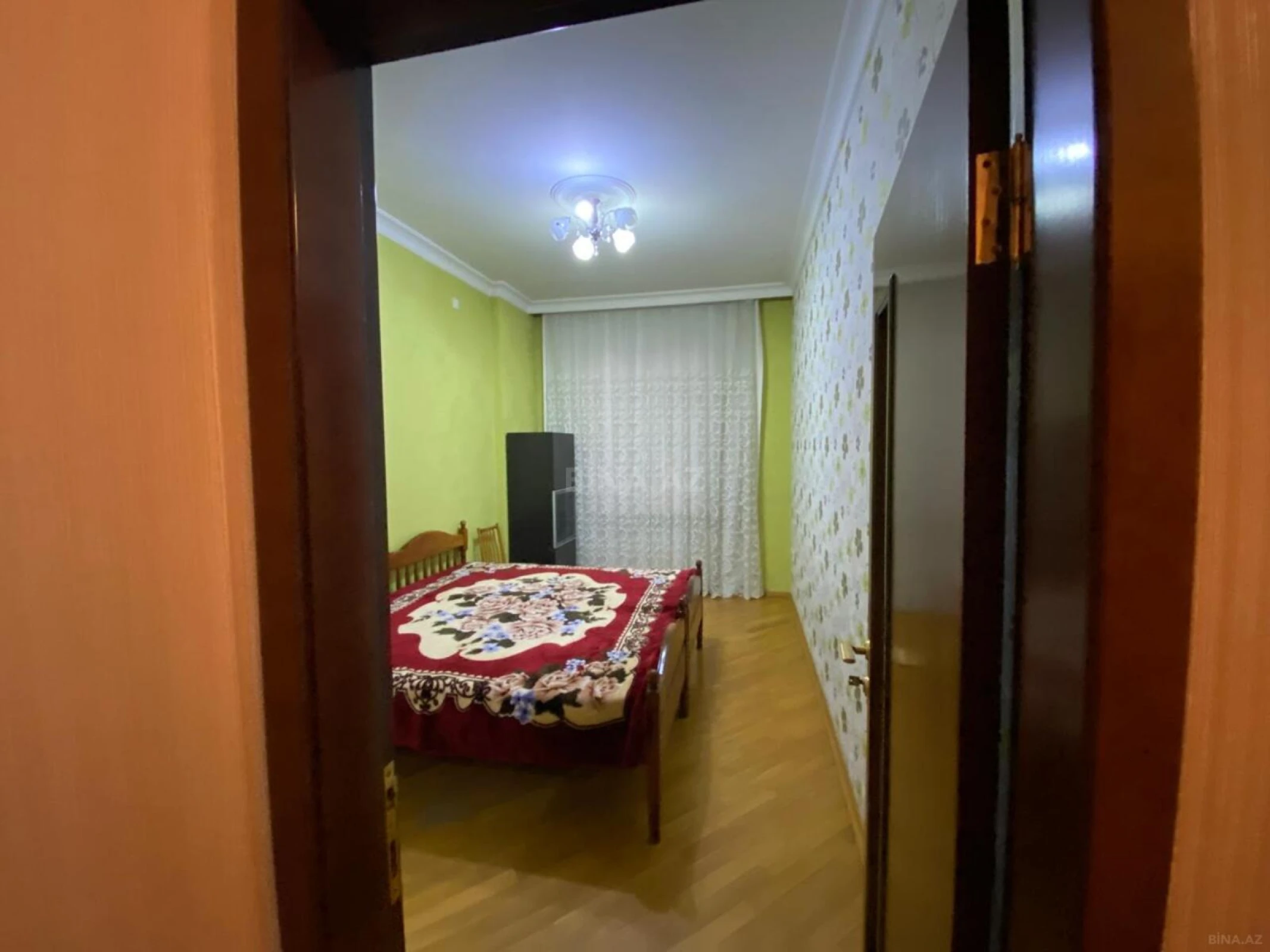 Kirayə verilir 2 otaqlı mənzil 100 m²