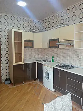 Kirayə verilir 2 otaqlı mənzil 100 m²