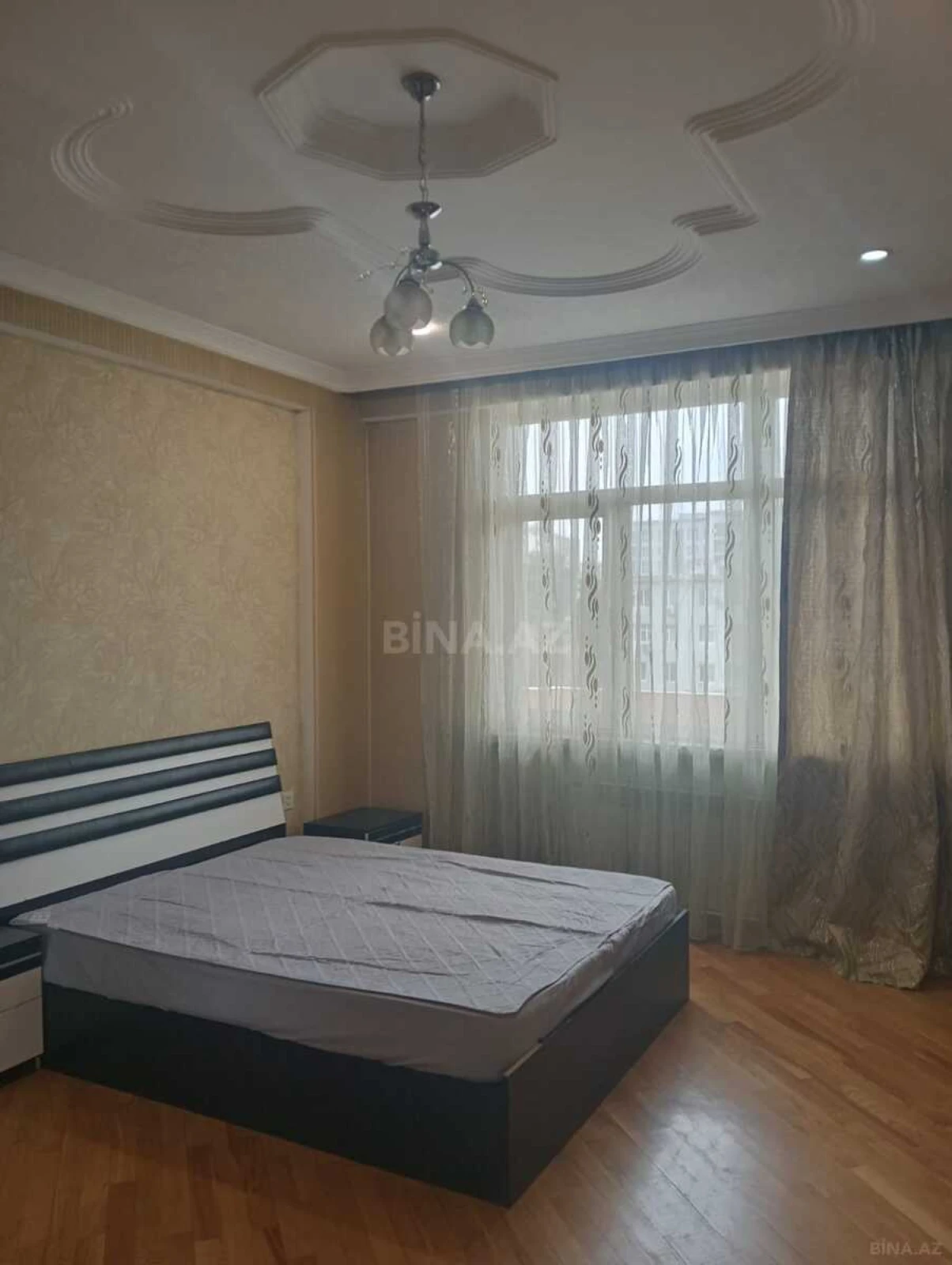 Kirayə verilir 2 otaqlı mənzil 100 m²