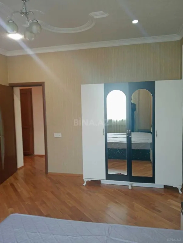 Kirayə verilir 2 otaqlı mənzil 100 m²