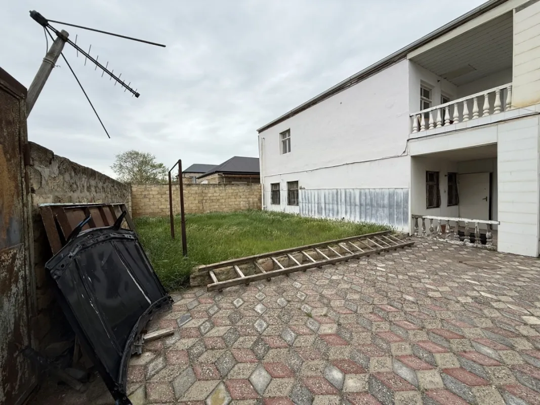Satılır 7 otaqlı həyət evi 250 m²