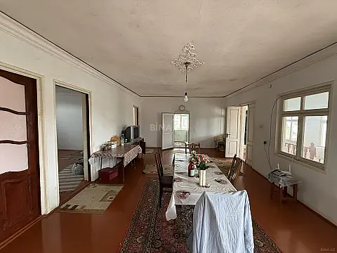 Satılır 7 otaqlı həyət evi 250 m²
