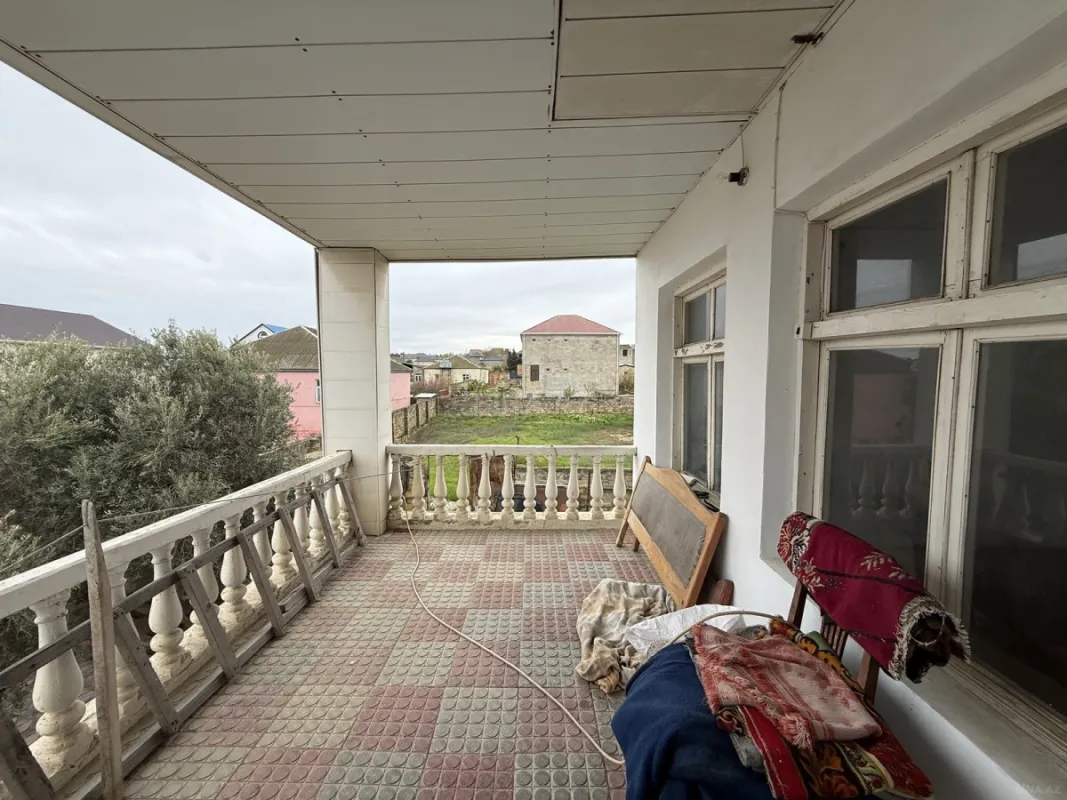 Satılır 7 otaqlı həyət evi 250 m²