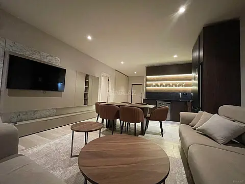 Kirayə verilir 2 otaqlı mənzil 96 m²
