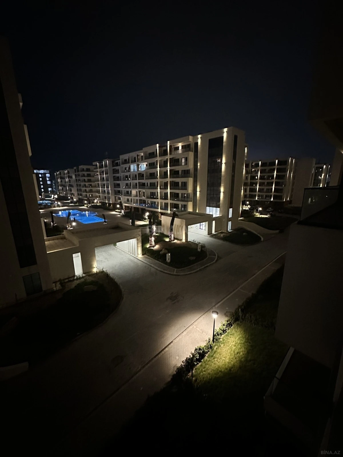 Kirayə verilir 2 otaqlı mənzil 96 m²
