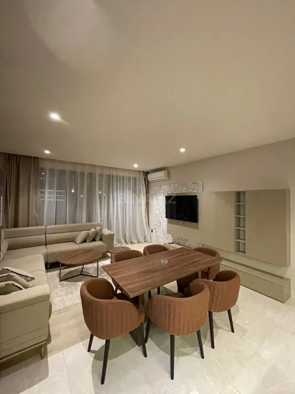 Kirayə verilir 2 otaqlı mənzil 96 m²