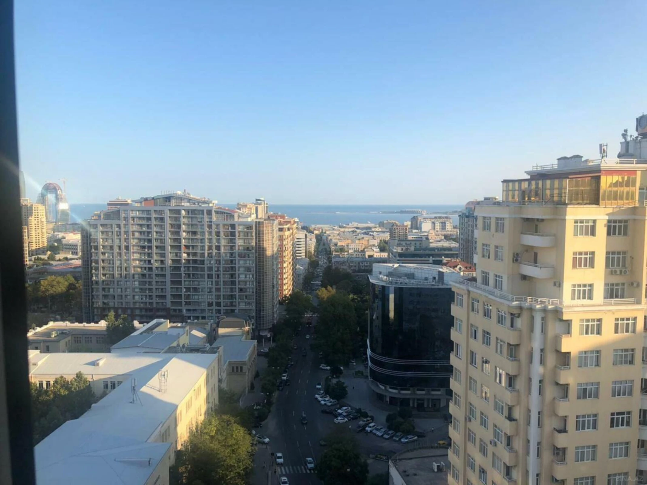 Satılır 4 otaqlı mənzil 217 m²