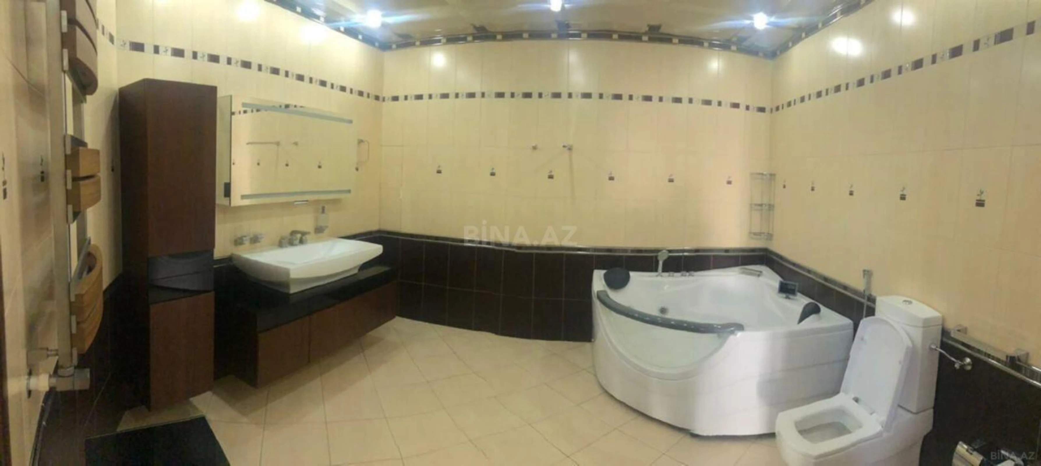 Satılır 4 otaqlı mənzil 217 m²